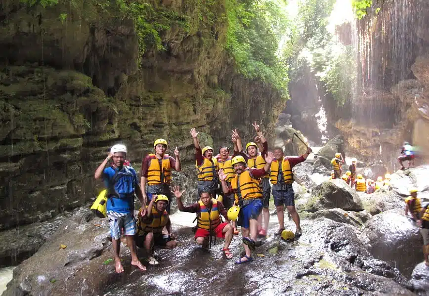 Nikmati Trip ala Grand Canyon di Open Trip Green Canyon Pangandaran Nikmati Trip ala Grand Canyon di Open Trip Green Canyon Pangandaran