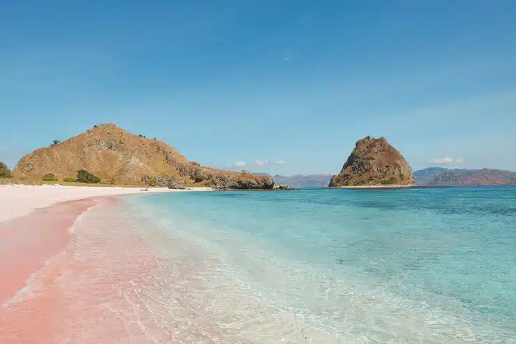 12 Pink Beach Labuan Bajo
