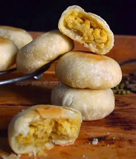 Bakpia Pathok - Oleh-Oleh Wajib