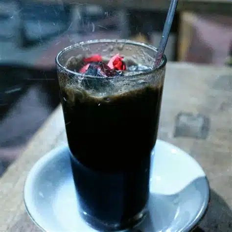Kopi Joss - Kopi dengan Arang sebagai Keunikan